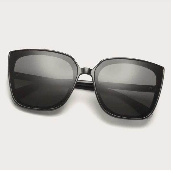 Black Oversized Square Retro Sunglasses Polarized & Tinted New with Case